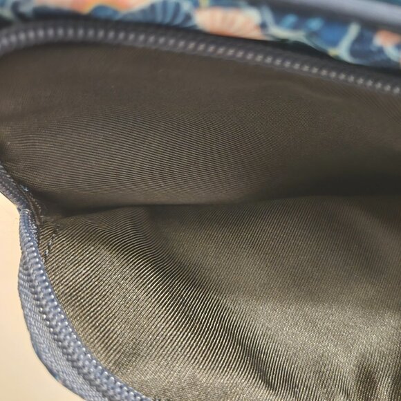 Sakroots Westwood Crossbody Bag Purse - Picture 7 of 8